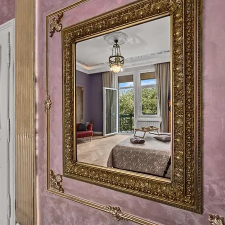 Muenz Luxurious Pula