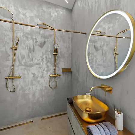 Muenz Luxurious Lägenhet Pula