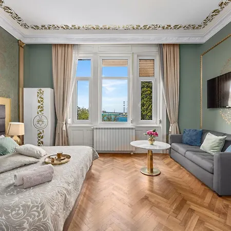 Muenz Luxurious * Pula