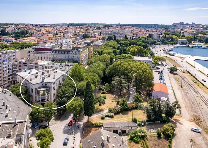 Muenz Luxurious * Pula