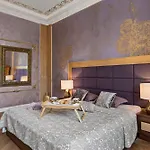 Muenz Luxurious Pula