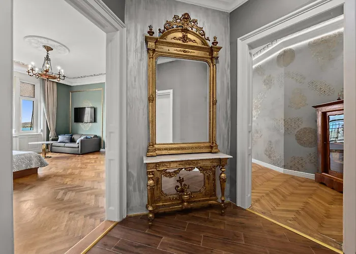 Muenz Luxurious * Pula