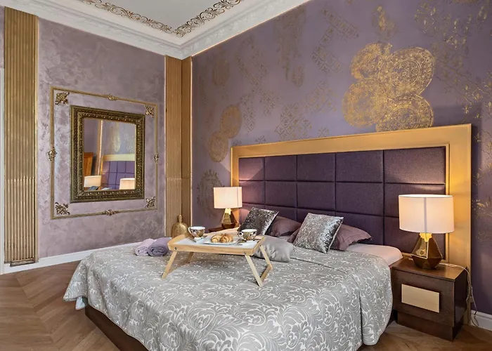 Muenz Luxurious Pula