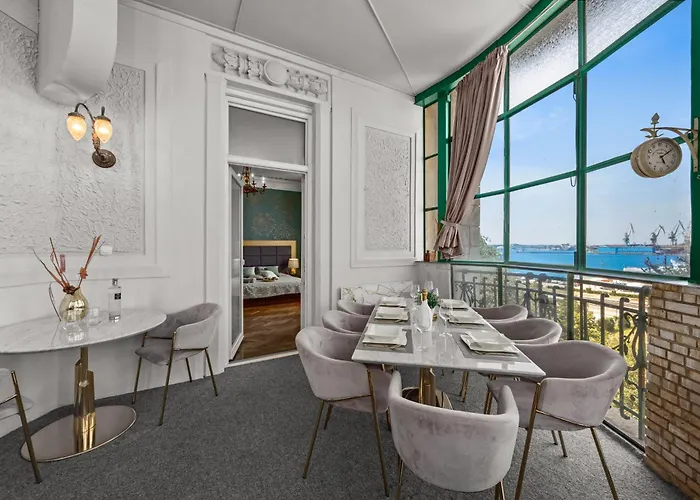 Muenz Luxurious Apartment Pula